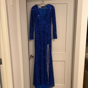 Elegant Blue Sequin Evening Dress